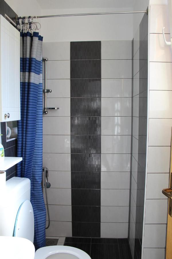 Studio Apartment Elsa Galižana Buitenkant foto