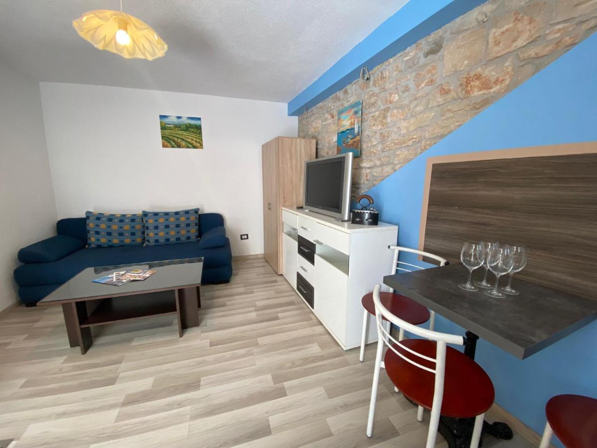 Studio Apartment Elsa Galižana Buitenkant foto